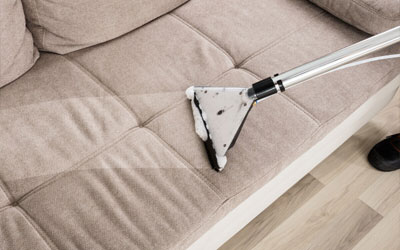 oltuklar evlerimizdeki en önemli mobilyalardan birisidir. Ancak devamlı kullanım ve zamanla beraber koltuklarımızın temizliği ve bakımı da bir hayli önemlidir. Koltukların doğru bir biçimde temizlenmemesi, evinize hoş olmayan koku ve görünüm veren kir, toz ve lekelerin birikmesine neden olabilir.